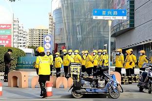 获评满分！格雷茨卡本场数据：2射2传，2次创造良机，5次抢断